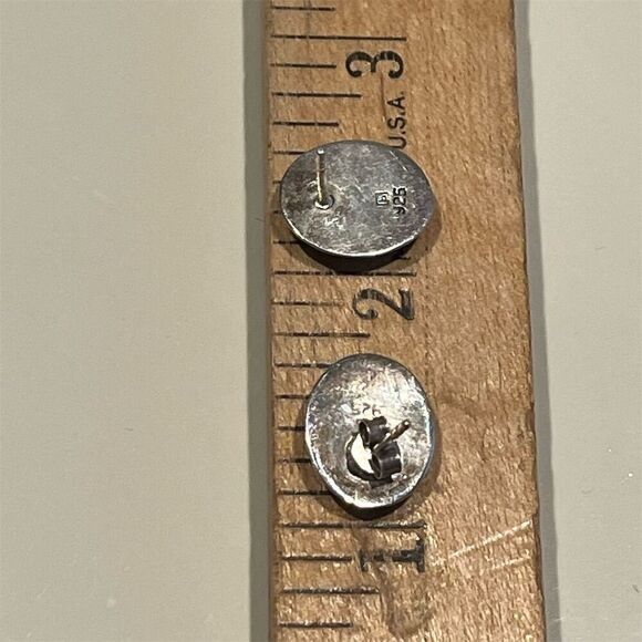 925‎ Sterling Silver Mother of Pearl Oval Stud Earrings Secure Backings - Picture 8 of 9